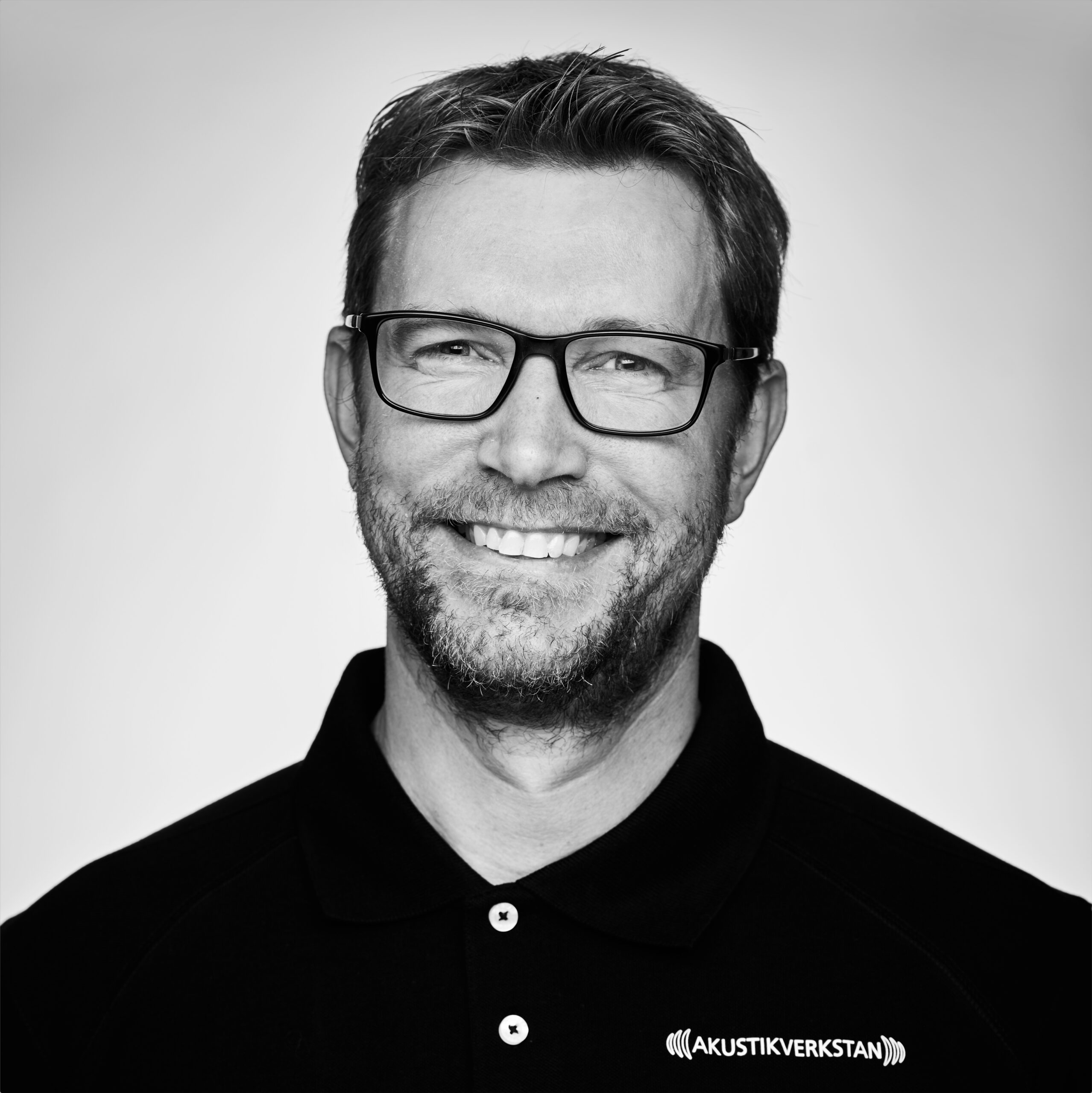 Pontus från Akustikverkstan
